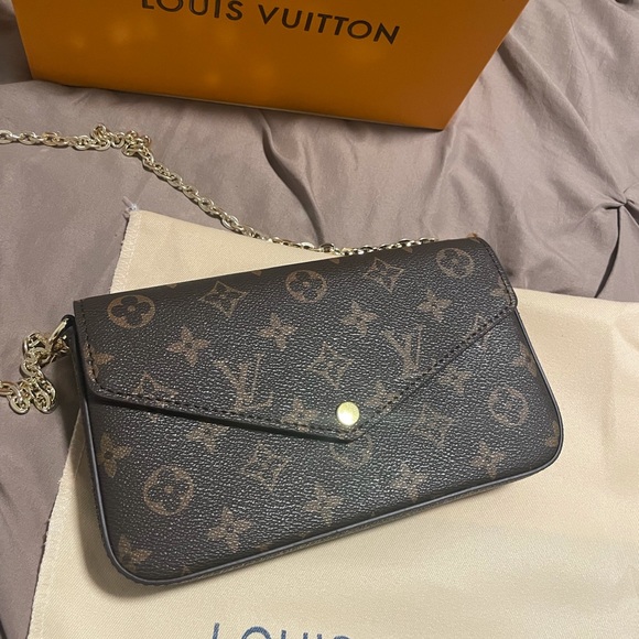 Designer Purse - Picture 1 of 4